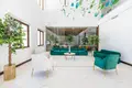 2 bedroom condo 123 m² West Bay, Honduras
