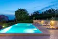 Haus 20 Schlafzimmer 588 m² Crikvenica, Kroatien