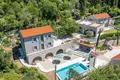 4 bedroom Villa 350 m² Trebesin, Montenegro