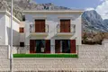 Villa de tres dormitorios 192 m² Dobrota, Montenegro