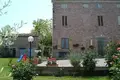Дом  Терни, Италия