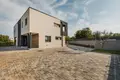 villa de 5 dormitorios 303 m² Umag, Croacia