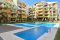 Mieszkanie 2 pokoi 77 m² Torrevieja, Hiszpania