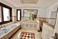 Villa de 4 dormitorios 244 m² Estepona, España