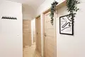 Habitación cerca del metro en Varsovia, Polonia (gastos incluidos)
