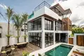 Kompleks mieszkalny Complex of furnished villa with swimming pools and views of the ocean at 200 meters from the beach, Bali, Indonesia