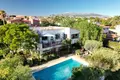 4-Schlafzimmer-Villa 360 m² l Alfas del Pi, Spanien