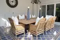 5-Schlafzimmer-Villa 1 200 m² Marbella, Spanien