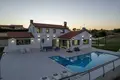 3-Schlafzimmer-Villa 200 m² Umag, Kroatien