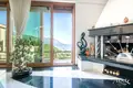 Villa de tres dormitorios 430 m² Budva, Montenegro