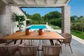 4 bedroom Villa 297 m² Kanfanar, Croatia