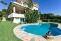 Villa de tres dormitorios 403 m² Marbella, España