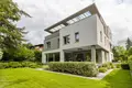 8 room house 758 m² Warsaw, Poland