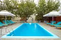 Commercial property 610 m² in Asprovrysi, Greece