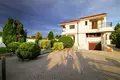 Casa 5 habitaciones 320 m² Podgorica, Montenegro