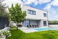 Villa 10 bedrooms 404 m² Kastel Kambelovac, Croatia