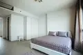 Piso independiente 3 habitaciones 190 m² Na Kluea, Tailandia