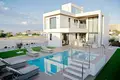 Villa de tres dormitorios 190 m² Orihuela, España