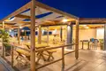 Hotel 1 760 m² in Analipsi, Greece