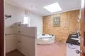 Villa mit 2 Schlafzimmern 300 m² Sakhu, Thailand