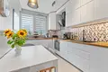 Mieszkanie 3 pokoi 78 m² Warszawa, Polska