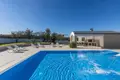 villa de 5 dormitorios 447 m² Umag, Croacia