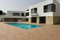 5-Schlafzimmer-Villa 450 m² l Alfas del Pi, Spanien