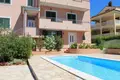 Villa 10 chambres 660 m² Bashkia Durres, Albanie