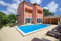 6 bedroom villa 360 m² Grad Pula, Croatia