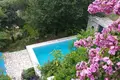 Villa de 4 dormitorios 200 m² Montenegro, Montenegro