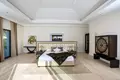 7-Schlafzimmer-Villa 1 817 m² Marbella, Spanien