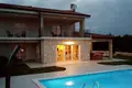 3-Schlafzimmer-Villa 250 m² Mjesni odbor Poganka - Sveti Anton, Kroatien