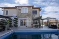 Villa de 4 habitaciones 140 m² en Mahmutlar, Turquía