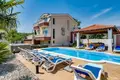 5 bedroom villa 333 m² Grad Kastela, Croatia