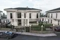 Villa Five and six bedroom villas 700 metres from the sea.