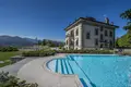 Villa 10 bedrooms 1 300 m² Luino, Italy