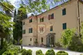Commercial property 2 650 m² in Siena, Italy