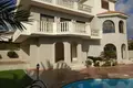 villa de 5 dormitorios  Demos Agiou Athanasiou, Chipre