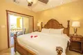 Кондо 2 спальни 1 058 м² West Bay, Гондурас
