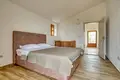 4 bedroom Villa 480 m² Katun Rezevici, Montenegro