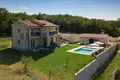 Dom 4 pokoi 230 m² Pula, Chorwacja