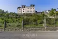 Отель 4 000 м² Ломбардия, Италия