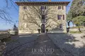 Hotel 3 507 m² in Tuscany, Italy