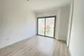 2 bedroom apartment 100 m² Cekmekoey, Turkey