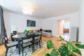 4 room apartment 77 m² in Warsaw, Poland