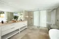 6 bedroom villa 712 m² Marbella, Spain