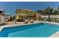 7 room house 645 m² Medulin, Croatia