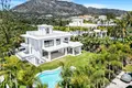 6-Schlafzimmer-Villa 647 m² Marbella, Spanien