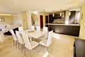 Mieszkanie 2 pokoi 90 m² Fuengirola, Hiszpania