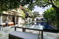 villa de 3 chambres 300 m² Kedonganan, Indonésie